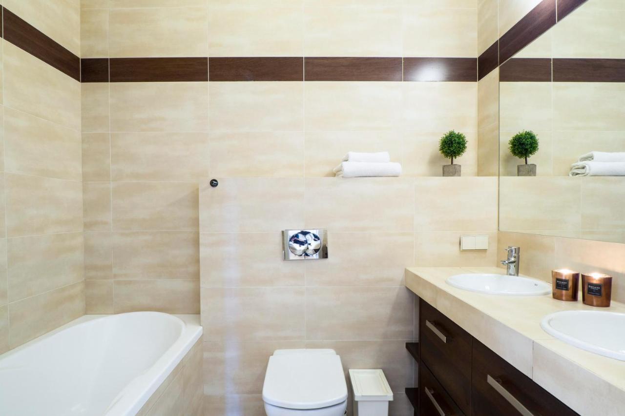 ורוצלב Prestige Apartment - Elegant & Quiet Stay 3 Rooms 90M2 - As Home Apartamenty Rynek 508 מראה חיצוני תמונה